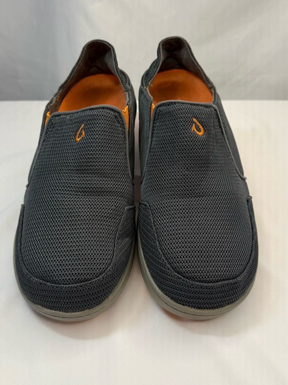 OluKai Nohea Men's 8.5 Gray Mesh Slip-On Shoes with Yellow Accents EUC